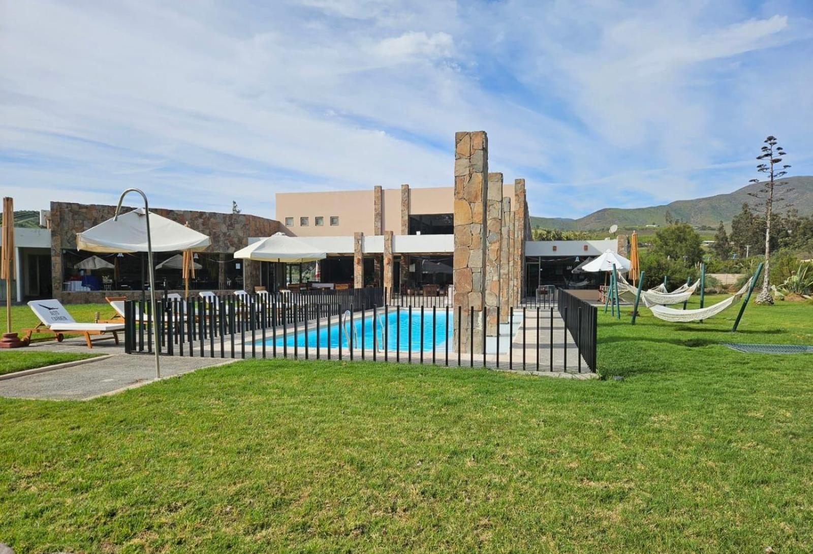 אובאייה Hotel Limari מראה חיצוני תמונה