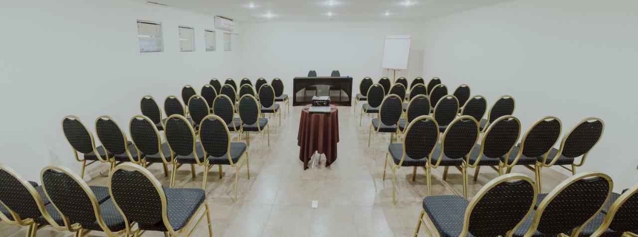 אובאייה Hotel Limari מראה חיצוני תמונה