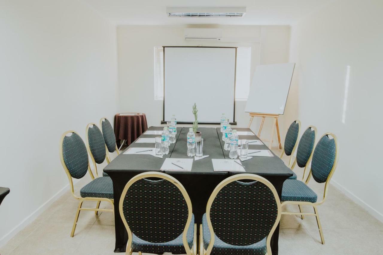 אובאייה Hotel Limari מראה חיצוני תמונה